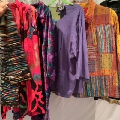 S - 1067 Ladies Clothing Jacket Lot Sizes Range XL,2X, 3X