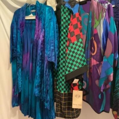 S - 1069 Ladies Silk Jacket Lot Size Med, Large , XL 