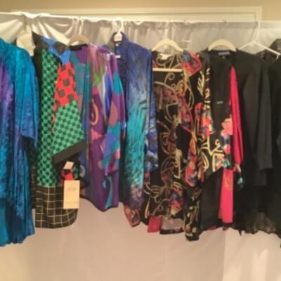 S - 1069 Ladies Silk Jacket Lot Size Med, Large , XL 