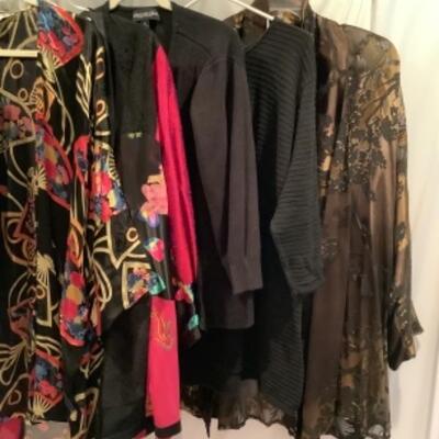 S - 1069 Ladies Silk Jacket Lot Size Med, Large , XL 
