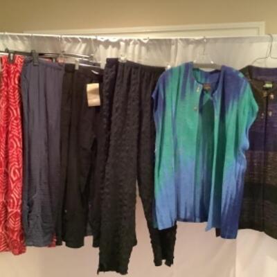 S- 1073 Ladies Clothing Lot Artisan Crafted Size Lg, XL