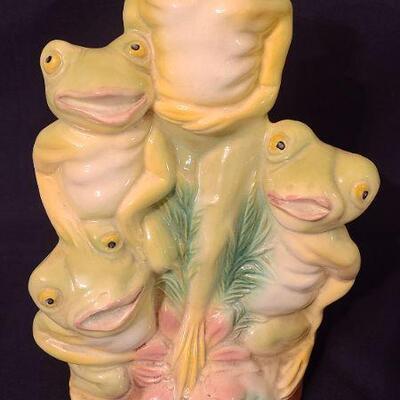 Lot 124: Vintage Frog Statue & Planter