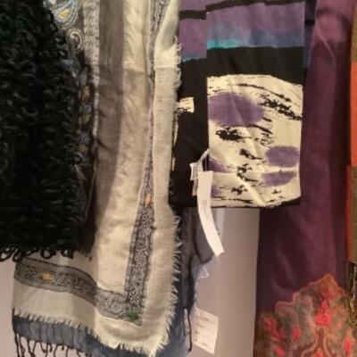 S - 1079 Ladies Clothing Lot Artisan Crafted Scarves 