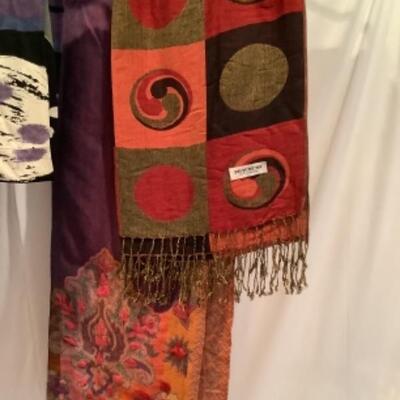 S - 1079 Ladies Clothing Lot Artisan Crafted Scarves 