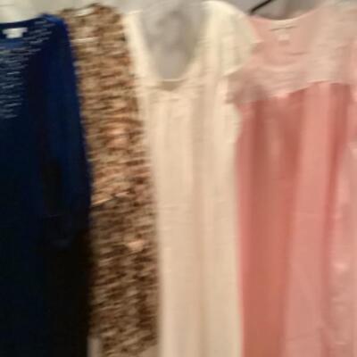 S - 1081 LADIES  CLOTHING LOT - NIGHTGOWNS SIZE 1X/2X 