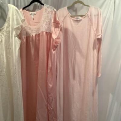 S - 1081 LADIES  CLOTHING LOT - NIGHTGOWNS SIZE 1X/2X 