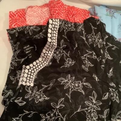 S - 1084 Ladies Clothing Lot - Night Gowns Size 1 X 