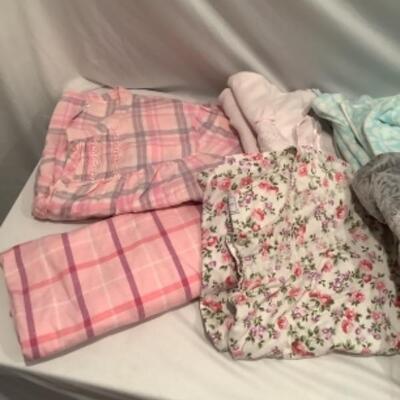 S - 1085 Ladies Clothing Lot - Winter Night Gowns Size 3 X 