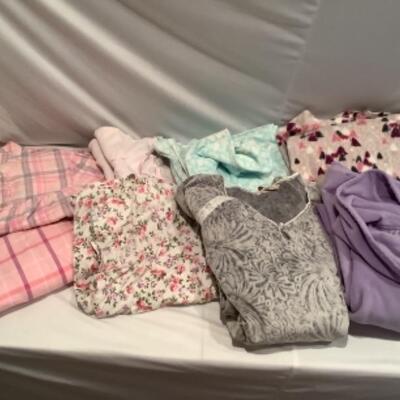 S - 1085 Ladies Clothing Lot - Winter Night Gowns Size 3 X 