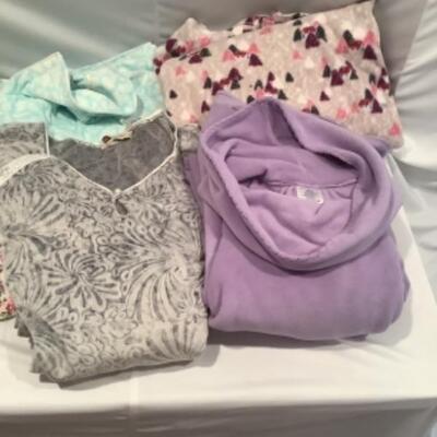 S - 1085 Ladies Clothing Lot - Winter Night Gowns Size 3 X 