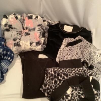 S - 1088 Ladies Clothing Lot - Winter Pajamas Size Large / XL 