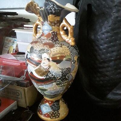 Beautiful vase Japanese Chinese 