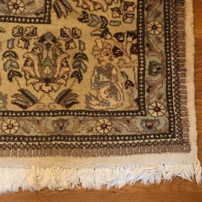 Lot 190 - 8â€™ x 10â€™ Large Cream/Grey Area Rug