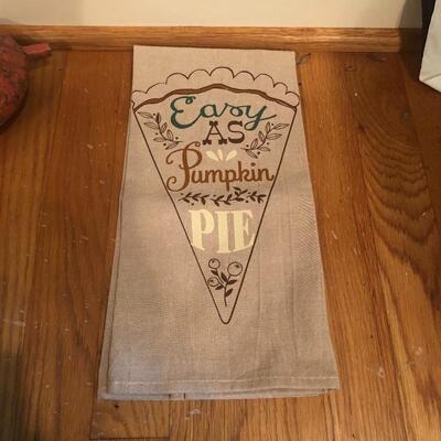 Lot 195 - Fall and Spring Seasonal Decor