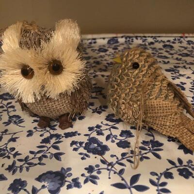 Lot 195 - Fall and Spring Seasonal Decor