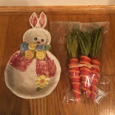 Lot 195 - Fall and Spring Seasonal Decor