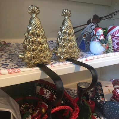 Lot 197 - Large Xmas Assortment