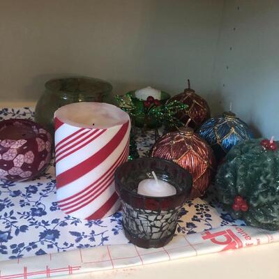 Lot 197 - Large Xmas Assortment