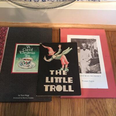 Lot 197 - Large Xmas Assortment