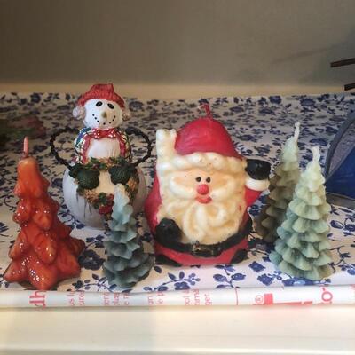 Lot 197 - Large Xmas Assortment