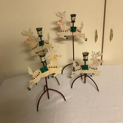  Lot 200 - Christmas Decorations 