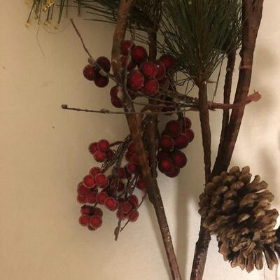  Lot 200 - Christmas Decorations 