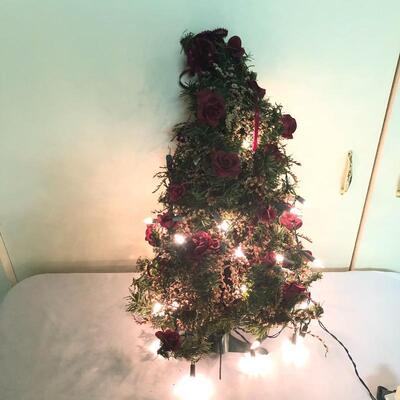  Lot 200 - Christmas Decorations 