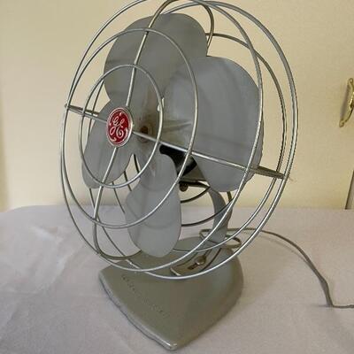 Lot 202 - Vintage GE Oscillating Desk Fan