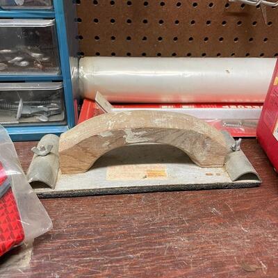 Lot 208 - Tools & Hardware