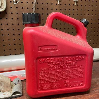 Lot 208 - Tools & Hardware
