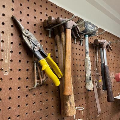 Lot 208 - Tools & Hardware