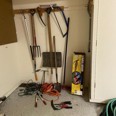 Lot 210 - Garden Hand Tools & Electric Hedger