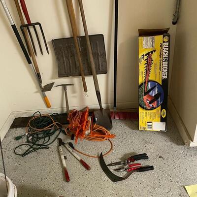 Lot 210 - Garden Hand Tools & Electric Hedger