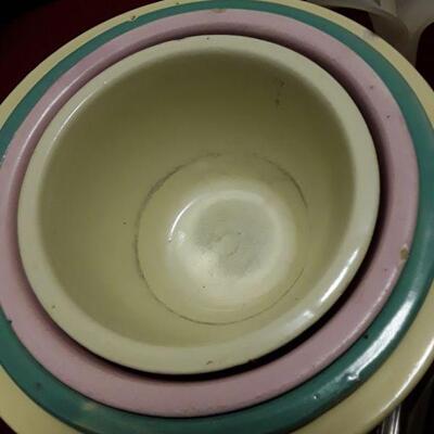 Vintage quilted bowl set 1907