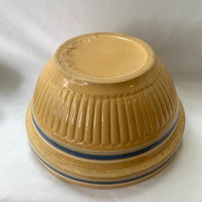 Lot 219 - Ceramic Dishes and Farmhouse Decor