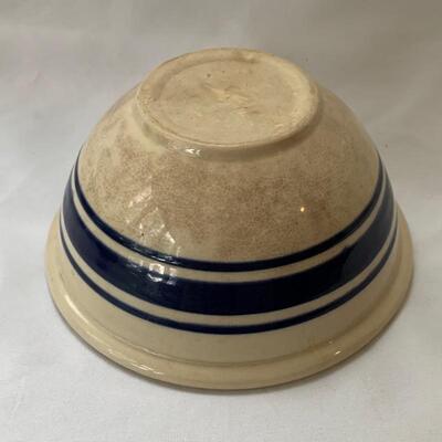 Lot 219 - Ceramic Dishes and Farmhouse Decor