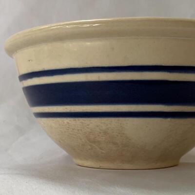 Lot 219 - Ceramic Dishes and Farmhouse Decor