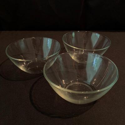 Lot 223 - Vintage Lâ€™Echalote La Sauge Corning Ware Casserole Dish, Pyrex, and More