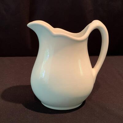 Lot 223 - Vintage Lâ€™Echalote La Sauge Corning Ware Casserole Dish, Pyrex, and More