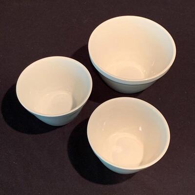 Lot 223 - Vintage Lâ€™Echalote La Sauge Corning Ware Casserole Dish, Pyrex, and More