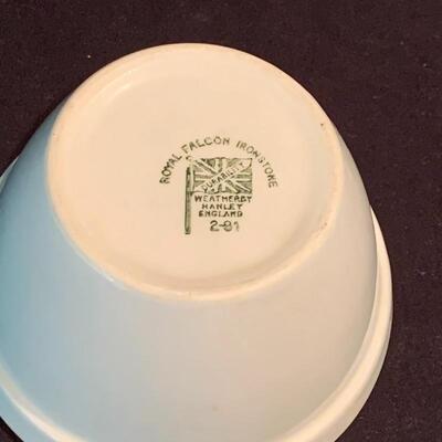 Lot 223 - Vintage Lâ€™Echalote La Sauge Corning Ware Casserole Dish, Pyrex, and More