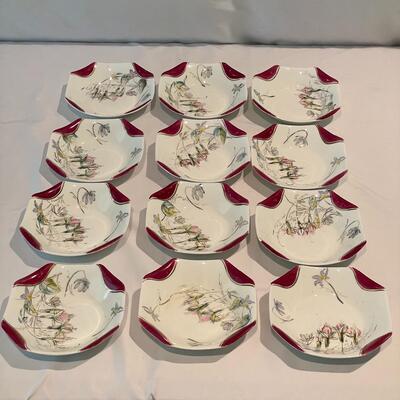 Lot 227 - Gorgeous Sampson Bridgwood & Son Set of Floral China