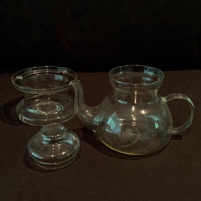 Lot 228 - Vintage Tupperware, Heloiseâ€™s Housekeeping and Kitchen Hints Books, and More