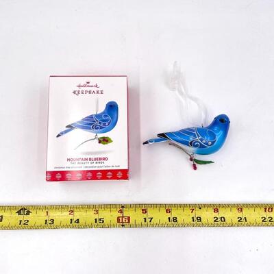 HALLMARK 2017 MOUNTAIN BLUEBIRD â€œTHE BEAUTY OF THE BIRDSâ€ KEEPSAKE CHRISTMAS ORNAMENT