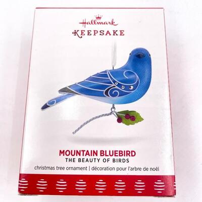 HALLMARK 2017 MOUNTAIN BLUEBIRD â€œTHE BEAUTY OF THE BIRDSâ€ KEEPSAKE CHRISTMAS ORNAMENT