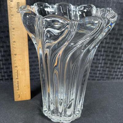 Mikasa glass vase, swirl pattern, peppermint clear