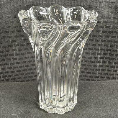 Mikasa glass vase, swirl pattern, peppermint clear