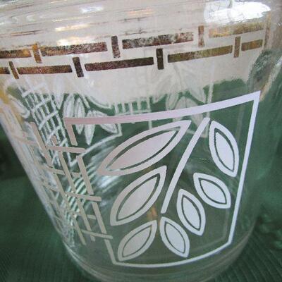 #39 Vintage 2 Quart Clear Glass Pitcher with design
