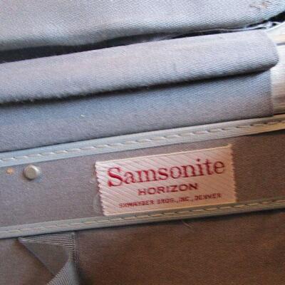 #48 Samsonite suitcase with key, well built