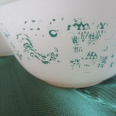 #62 Vintage Pyrex bowls, great condition